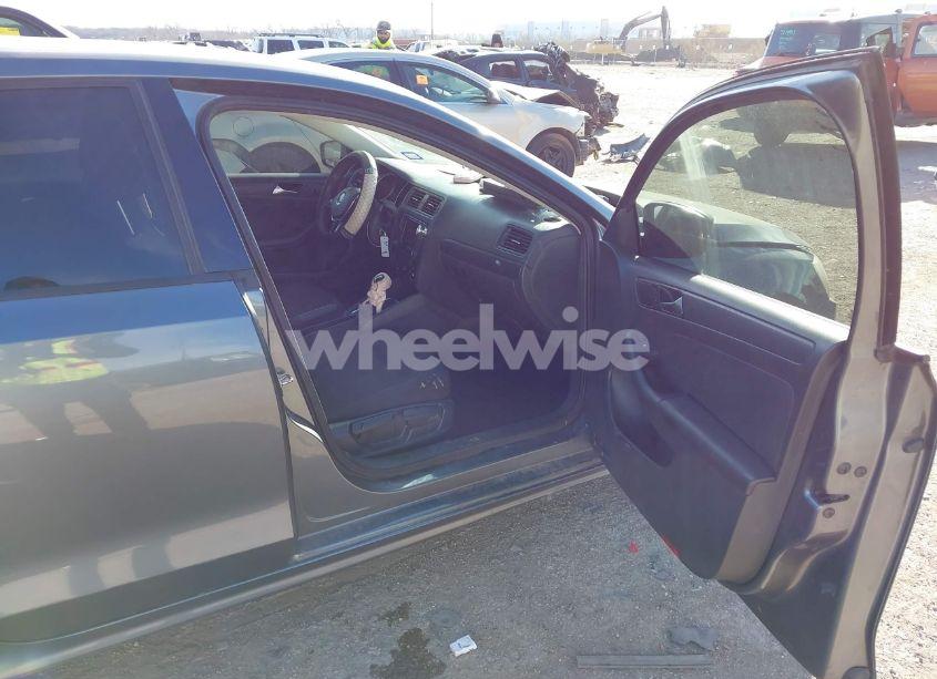 Photo 5 of 2016 Volkswagen Jetta 1.4T S (VIN 3VW267AJ5GM276413)