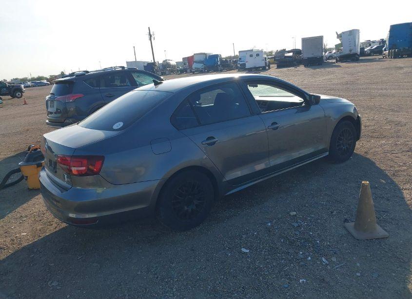 Photo 4 of 2016 Volkswagen Jetta 1.4T S (VIN 3VW267AJ5GM388998)