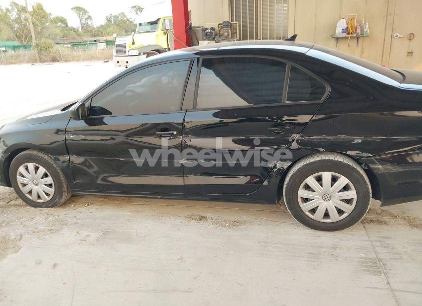 Photo 6 of 2016 Volkswagen Jetta 1.4T S (VIN 3VW267AJ5GM398057)