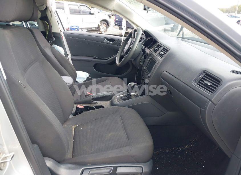 Photo 5 of 2016 Volkswagen Jetta 1.4T S (VIN 3VW267AJ6GM266117)