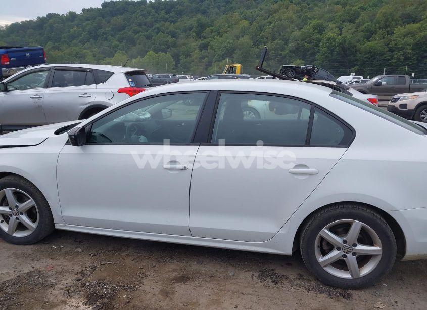 Photo 14 of 2016 Volkswagen Jetta 1.4T S (VIN 3VW267AJ6GM341575)