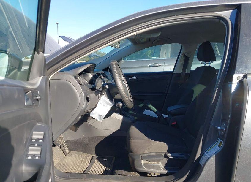 Photo 5 of 2016 Volkswagen Jetta 1.4T S (VIN 3VW267AJ7GM302459)