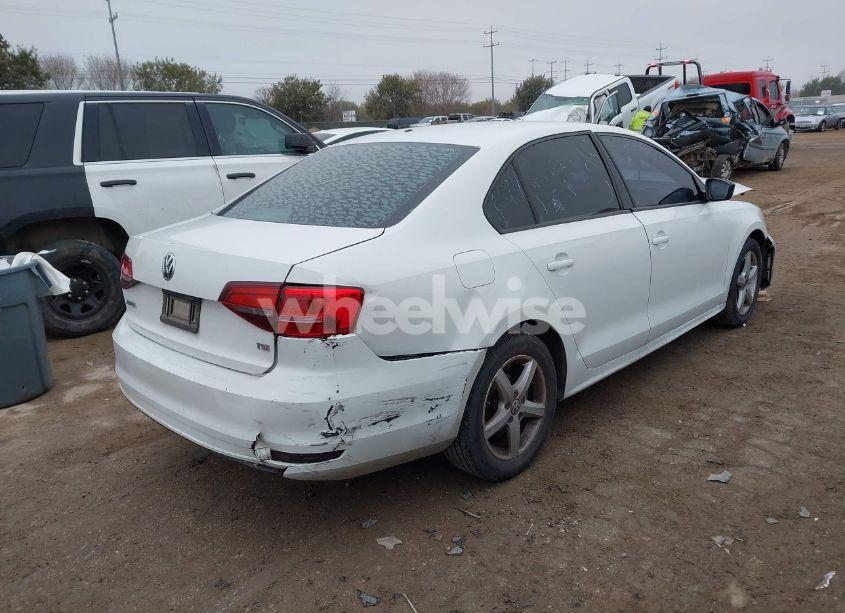 Photo 4 of 2016 Volkswagen Jetta 1.4T S (VIN 3VW267AJ7GM373743)