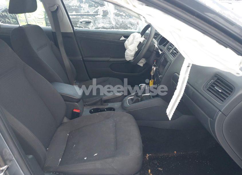 Photo 5 of 2016 Volkswagen Jetta 1.4T S (VIN 3VW267AJ8GM255748)