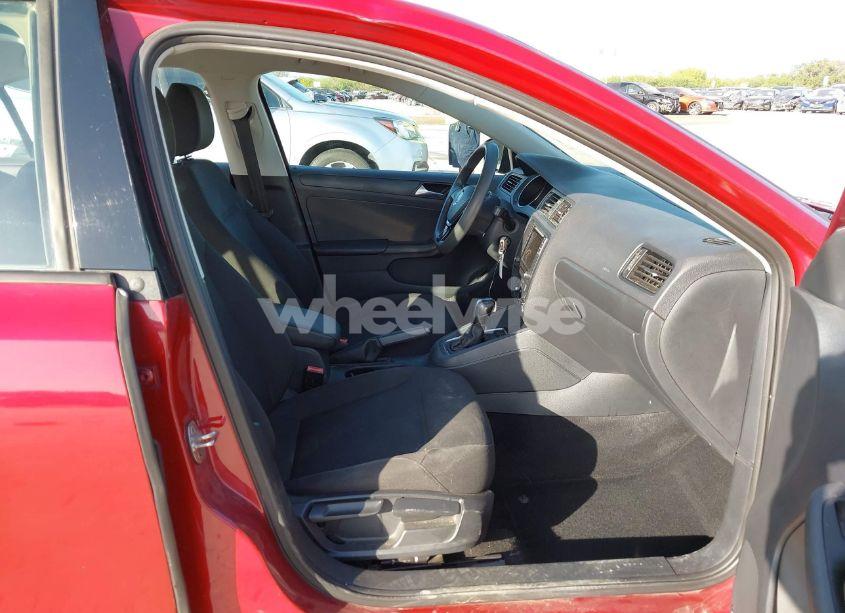 Photo 5 of 2016 Volkswagen Jetta 1.4T S (VIN 3VW267AJ9GM377941)