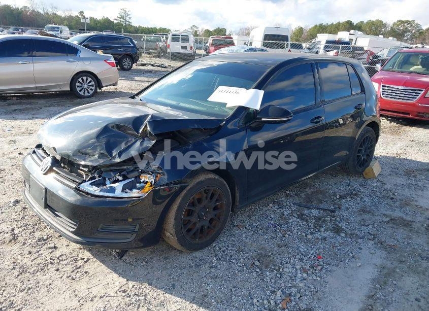 Photo 2 of 2015 Volkswagen Golf TDI S 4-DOOR (VIN 3VW2A7AU1FM026545)