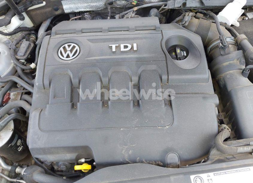 Photo 10 of 2015 Volkswagen Golf TDI SE 4-DOOR (VIN 3VW2A7AU2FM046626)