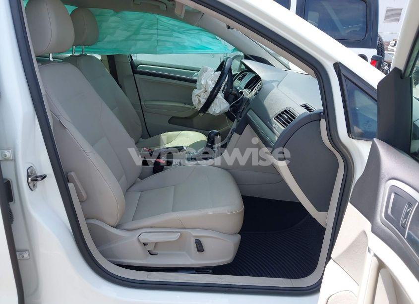 Photo 5 of 2015 Volkswagen Golf TDI SE 4-DOOR (VIN 3VW2A7AU2FM046626)