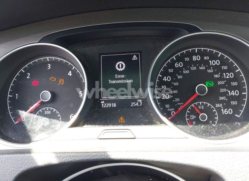 Photo 7 of 2015 Volkswagen Golf TDI SE 4-DOOR (VIN 3VW2A7AU2FM046626)