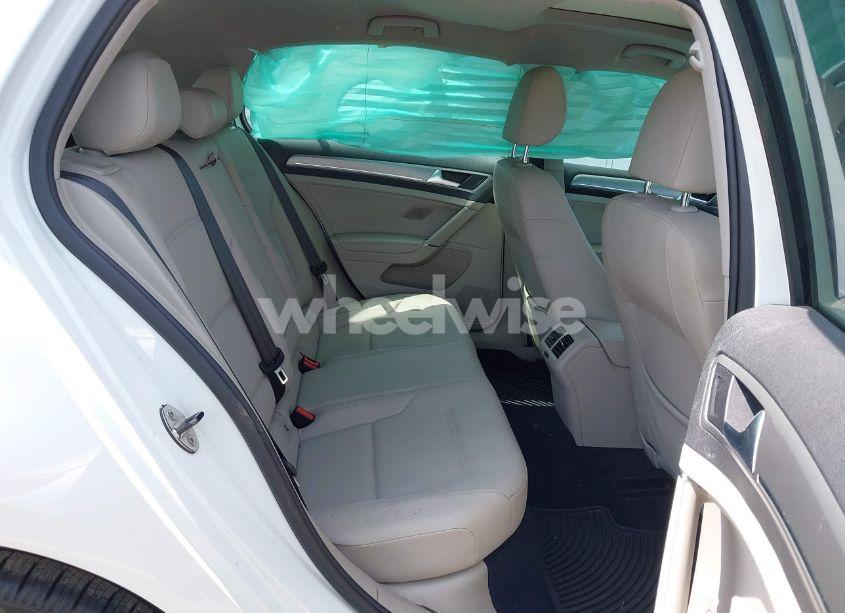 Photo 8 of 2015 Volkswagen Golf TDI SE 4-DOOR (VIN 3VW2A7AU2FM046626)