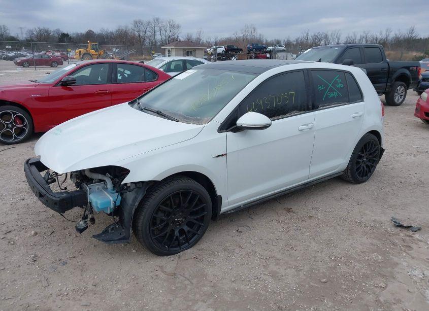 Photo 2 of 2015 Volkswagen Golf TDI SEL 4-DOOR (VIN 3VW2A7AU3FM045503)