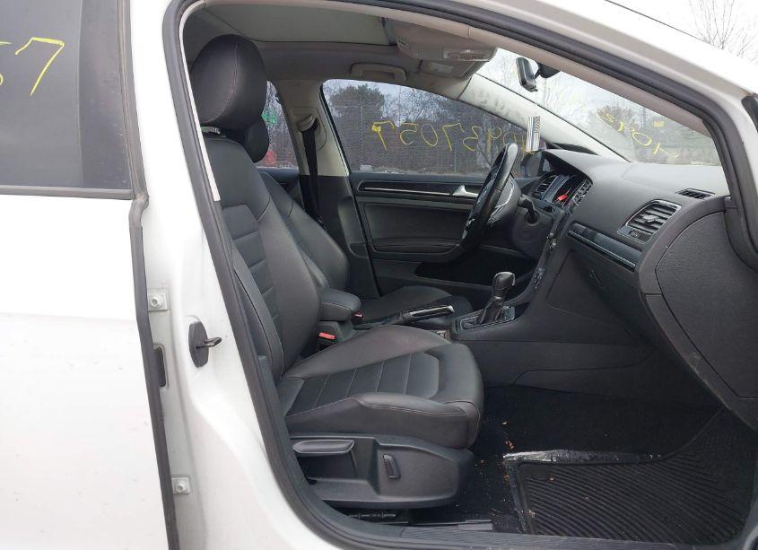 Photo 5 of 2015 Volkswagen Golf TDI SEL 4-DOOR (VIN 3VW2A7AU3FM045503)