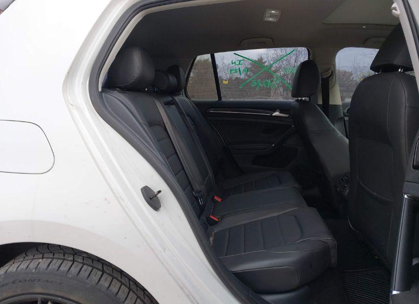 Photo 8 of 2015 Volkswagen Golf TDI SEL 4-DOOR (VIN 3VW2A7AU3FM045503)