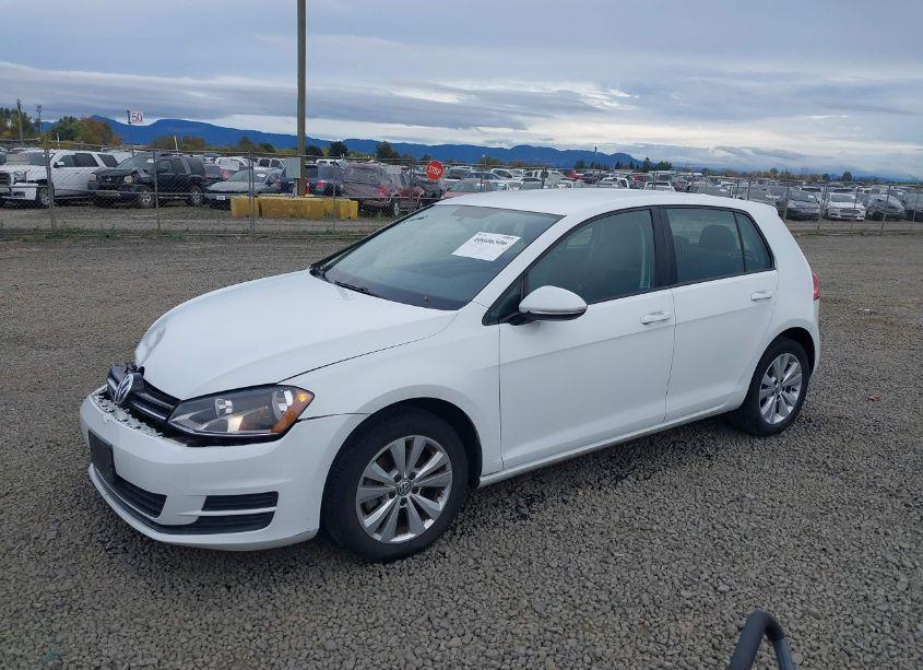 Photo 2 of 2015 Volkswagen Golf TDI S 4-DOOR (VIN 3VW2A7AU4FM051780)