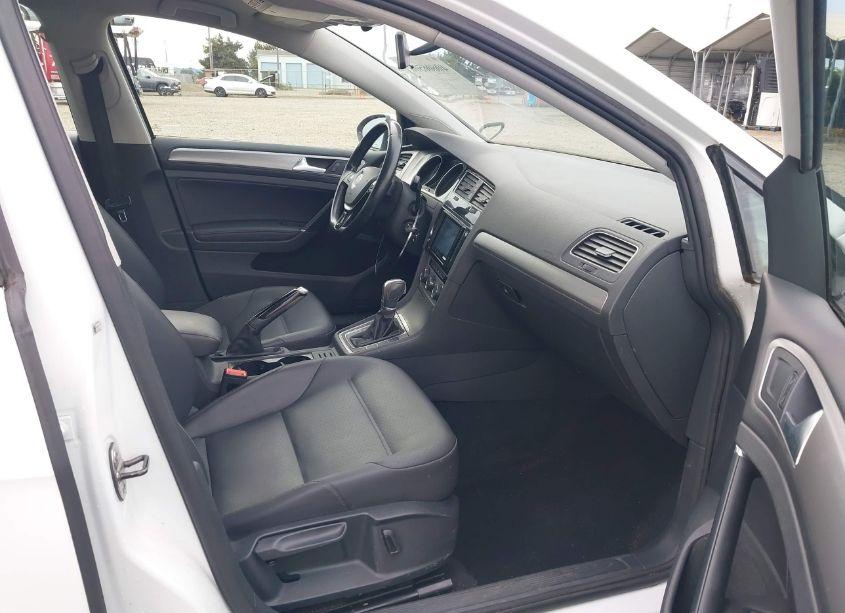 Photo 5 of 2015 Volkswagen Golf TDI S 4-DOOR (VIN 3VW2A7AU4FM051780)