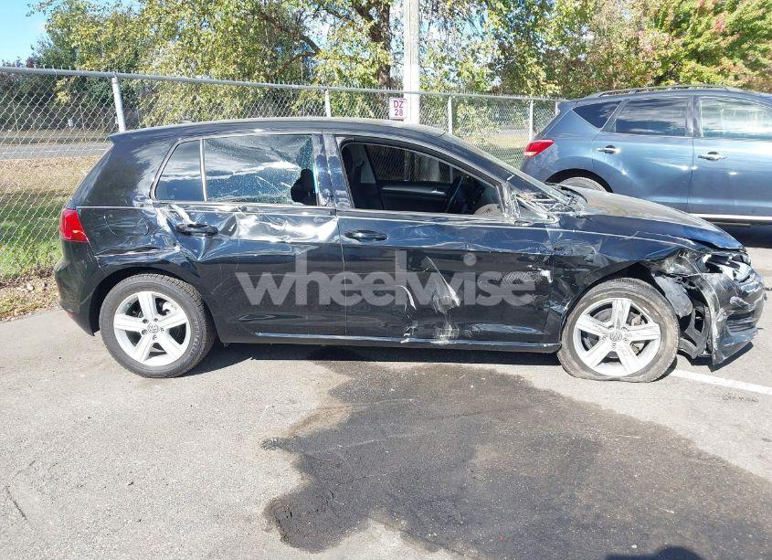 Photo 13 of 2015 Volkswagen Golf TDI S 4-DOOR (VIN 3VW2A7AU8FM061597)