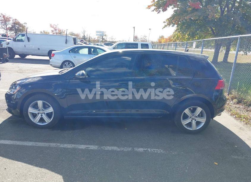 Photo 14 of 2015 Volkswagen Golf TDI S 4-DOOR (VIN 3VW2A7AU8FM061597)