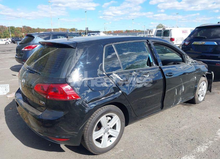 Photo 17 of 2015 Volkswagen Golf TDI S 4-DOOR (VIN 3VW2A7AU8FM061597)