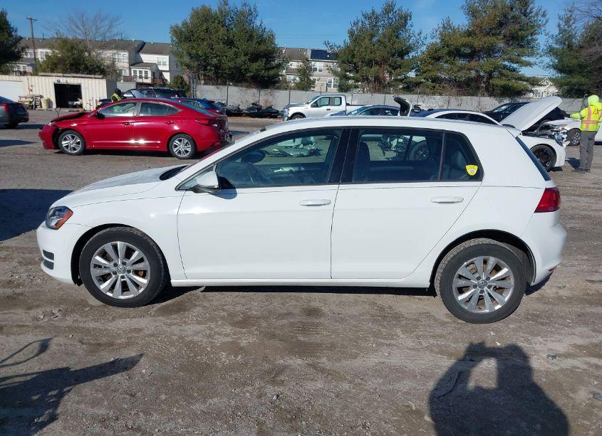 Photo 14 of 2015 Volkswagen Golf TDI S 4-DOOR (VIN 3VW2A7AUXFM030562)