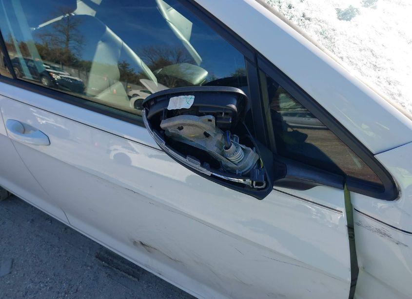 Photo 17 of 2015 Volkswagen Golf TDI S 4-DOOR (VIN 3VW2A7AUXFM030562)