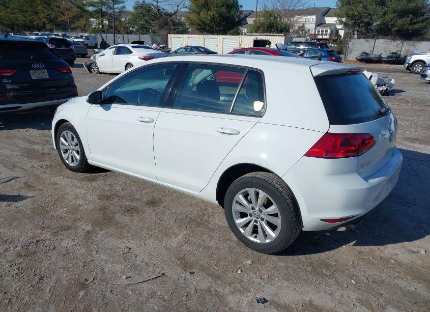 Photo 3 of 2015 Volkswagen Golf TDI S 4-DOOR (VIN 3VW2A7AUXFM030562)