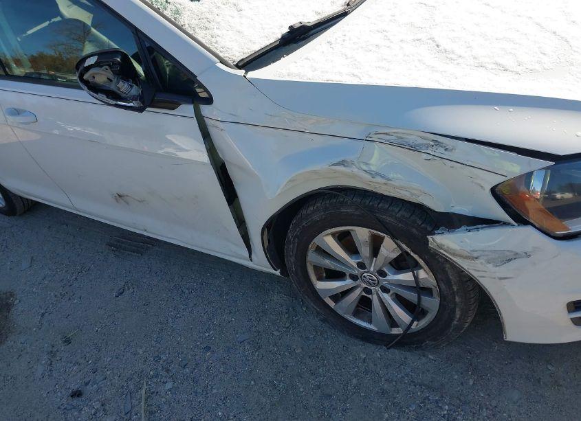 Photo 6 of 2015 Volkswagen Golf TDI S 4-DOOR (VIN 3VW2A7AUXFM030562)