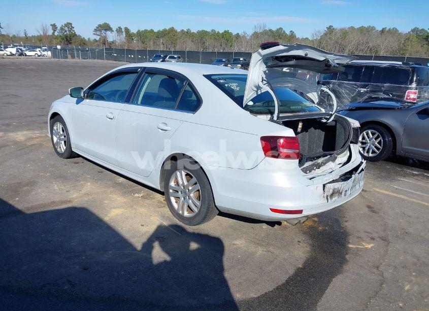 Photo 3 of 2017 Volkswagen Jetta 1.4T S (VIN 3VW2B7AJ0HM240402)