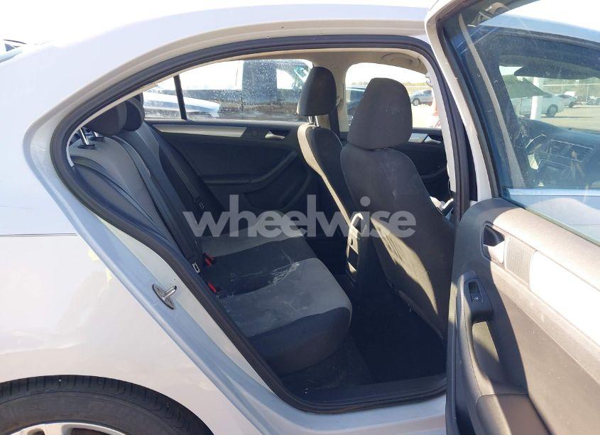 Photo 8 of 2017 Volkswagen Jetta 1.4T S (VIN 3VW2B7AJ0HM240402)