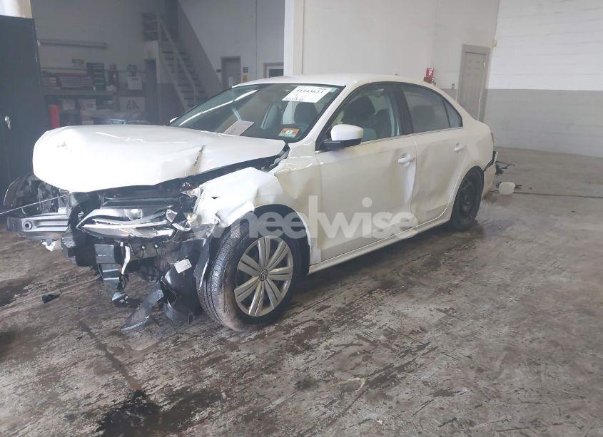 Photo 2 of 2017 Volkswagen Jetta 1.4T S (VIN 3VW2B7AJ0HM315406)