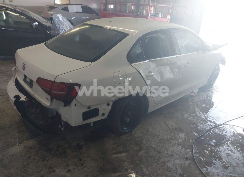 Photo 4 of 2017 Volkswagen Jetta 1.4T S (VIN 3VW2B7AJ0HM315406)