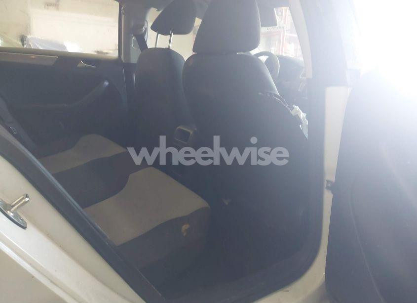 Photo 8 of 2017 Volkswagen Jetta 1.4T S (VIN 3VW2B7AJ0HM315406)