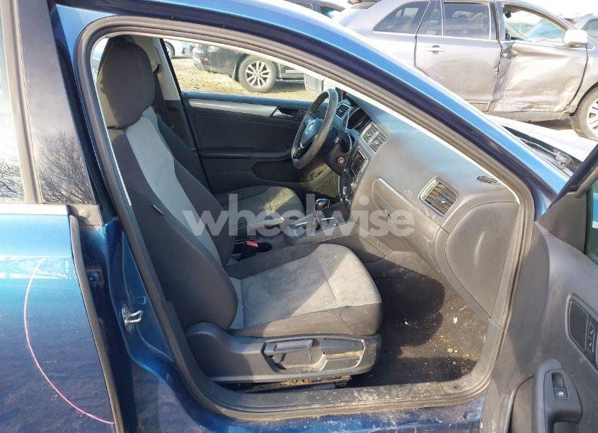 Photo 5 of 2017 Volkswagen Jetta 1.4T S (VIN 3VW2B7AJ0HM327216)