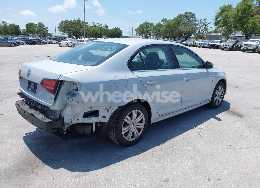 Photo 4 of 2017 Volkswagen Jetta 1.4T S (VIN 3VW2B7AJ0HM405249)