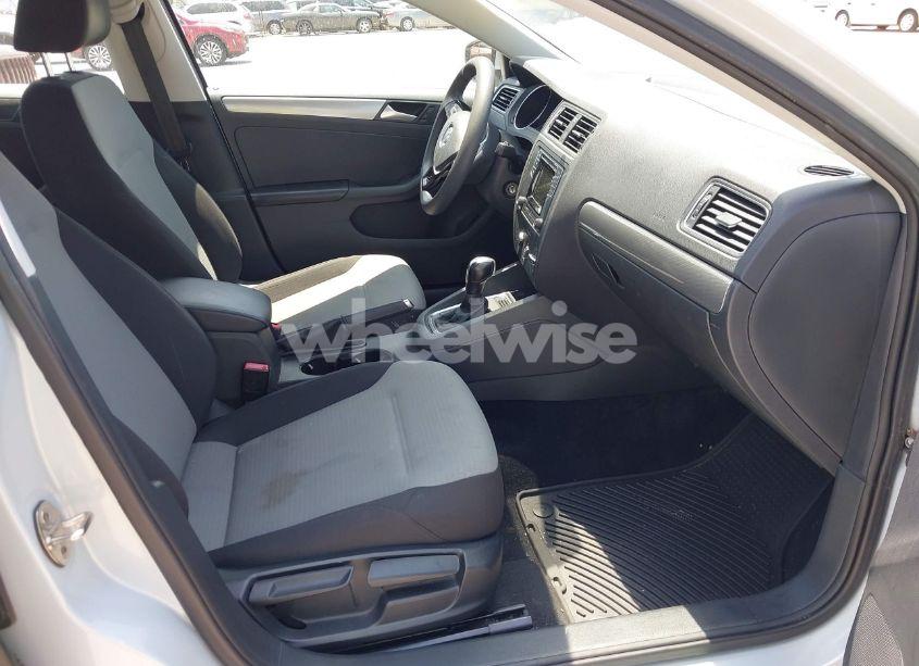 Photo 5 of 2017 Volkswagen Jetta 1.4T S (VIN 3VW2B7AJ0HM405249)