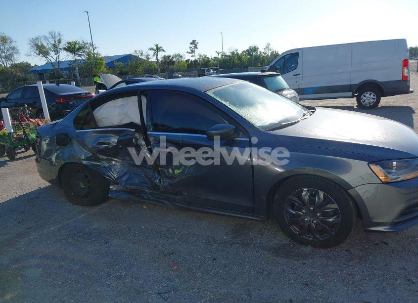 Photo 6 of 2017 Volkswagen Jetta 1.4T S (VIN 3VW2B7AJ0HM405915)