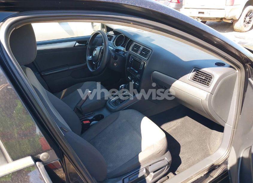 Photo 5 of 2017 Volkswagen Jetta 1.4T S (VIN 3VW2B7AJ0HM412797)