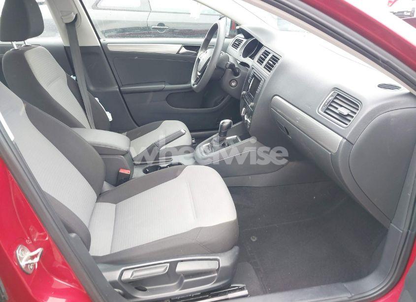 Photo 5 of 2017 Volkswagen Jetta 1.4T S (VIN 3VW2B7AJ1HM240344)