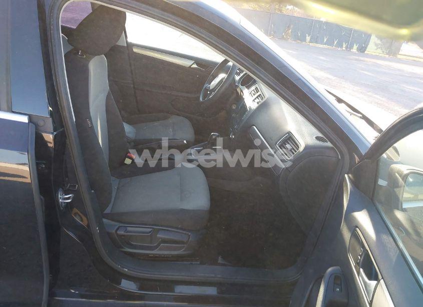 Photo 5 of 2017 Volkswagen Jetta 1.4T S (VIN 3VW2B7AJ1HM361102)