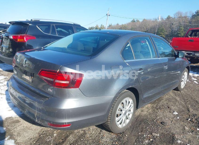 Photo 4 of 2017 Volkswagen Jetta 1.4T S (VIN 3VW2B7AJ1HM391104)