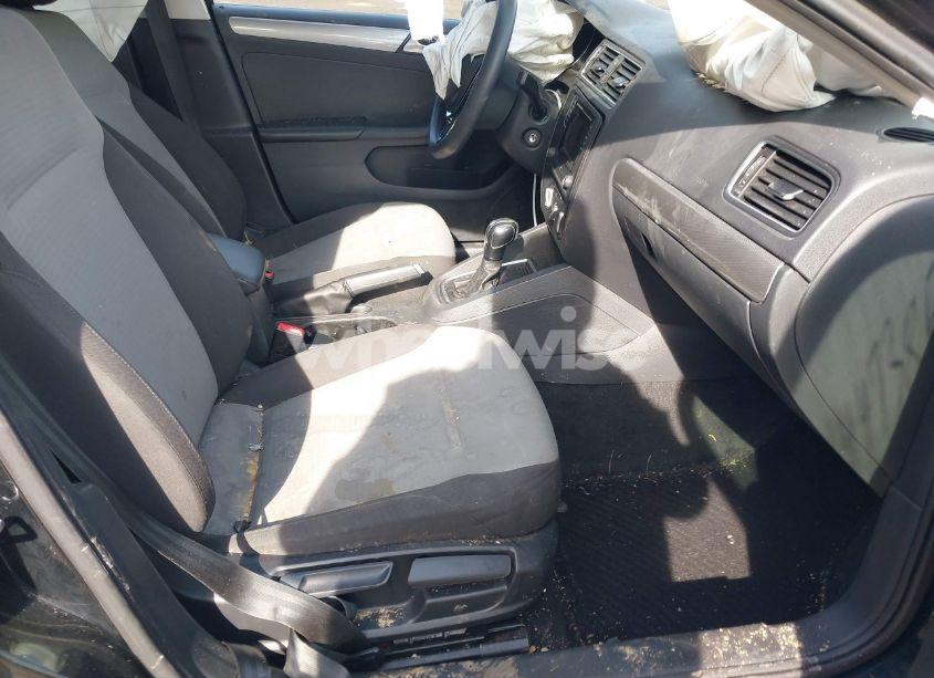 Photo 5 of 2017 Volkswagen Jetta 1.4T S (VIN 3VW2B7AJ1HM415322)