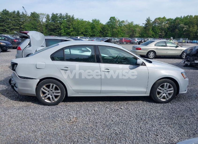 Photo 13 of 2018 Volkswagen Jetta 1.4T S (VIN 3VW2B7AJ1JM238700)