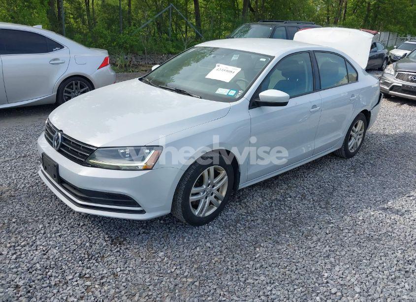 Photo 2 of 2018 Volkswagen Jetta 1.4T S (VIN 3VW2B7AJ1JM238700)