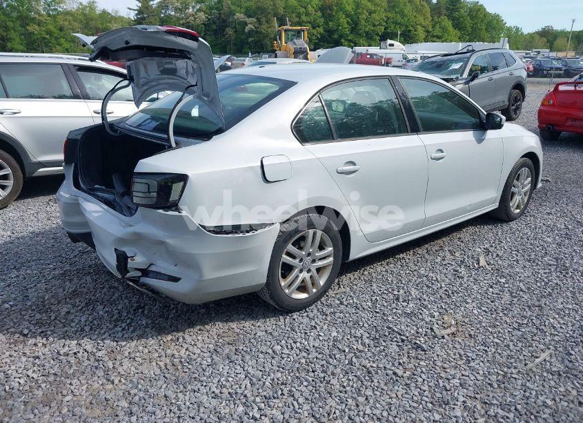Photo 4 of 2018 Volkswagen Jetta 1.4T S (VIN 3VW2B7AJ1JM238700)
