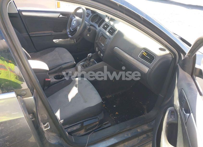 Photo 5 of 2017 Volkswagen Jetta 1.4T S (VIN 3VW2B7AJ2HM212570)