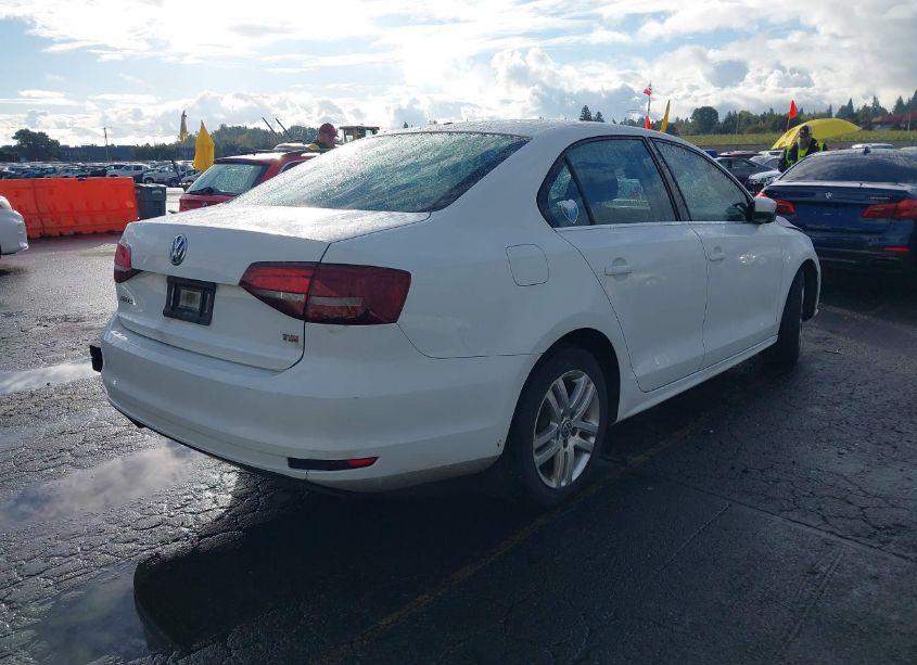Photo 4 of 2017 Volkswagen Jetta 1.4T S (VIN 3VW2B7AJ2HM230552)
