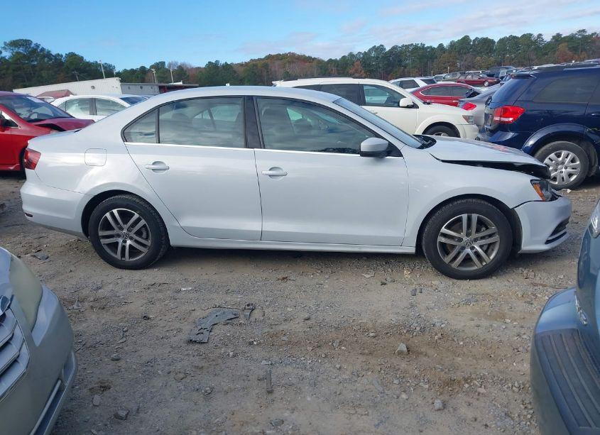 Photo 13 of 2017 Volkswagen Jetta 1.4T S (VIN 3VW2B7AJ2HM246699)