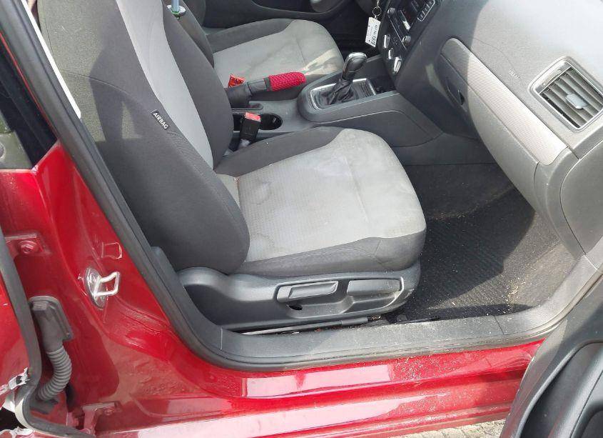 Photo 5 of 2017 Volkswagen Jetta 1.4T S (VIN 3VW2B7AJ2HM283039)