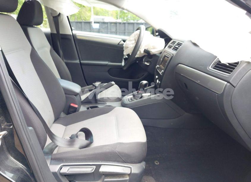 Photo 5 of 2017 Volkswagen Jetta 1.4T S (VIN 3VW2B7AJ2HM283638)