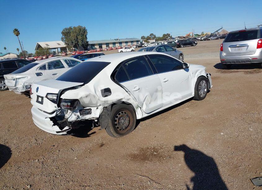 Photo 4 of 2017 Volkswagen Jetta 1.4T S (VIN 3VW2B7AJ2HM327654)