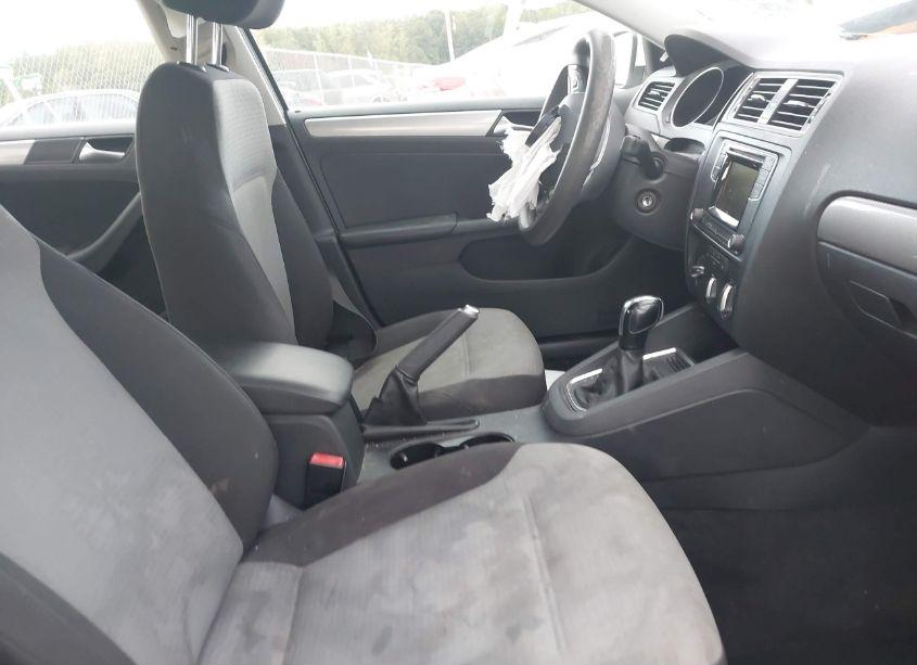 Photo 5 of 2017 Volkswagen Jetta 1.4T S (VIN 3VW2B7AJ2HM351730)